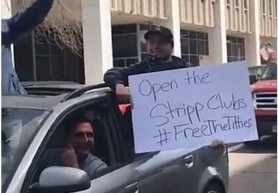 „LIBERTATE SÂNILOR!” Cluburi de striptease din SUA protestează împotriva restricțiilor